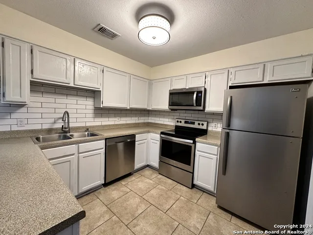 6951 WRIGHT WAY ST San Antonio, TX 78240