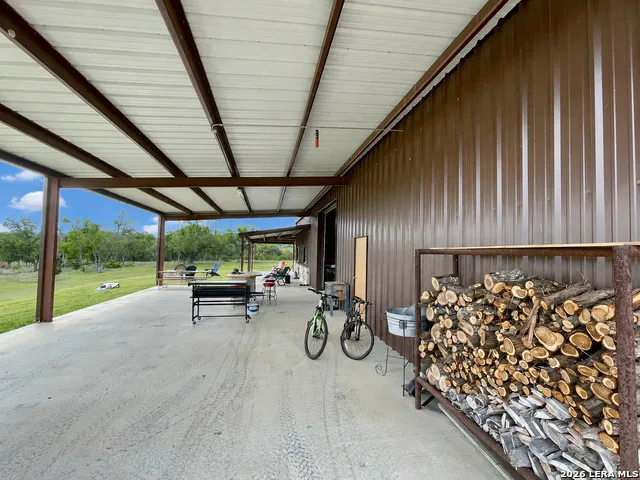 3259 Schumann Rd Stonewall, TX 78671