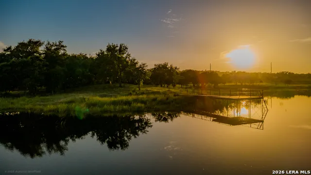 3259 Schumann Rd Stonewall, TX 78671