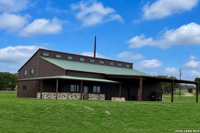 3259 Schumann Rd Stonewall, TX 78671