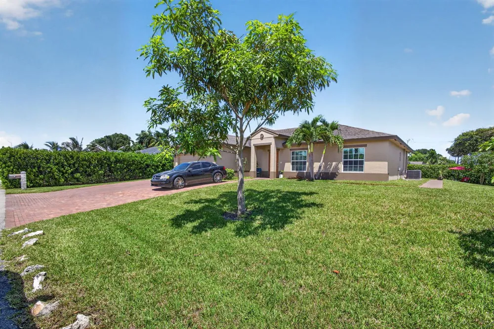 1016 CHERYL ROAD Haverhill, FL 33417