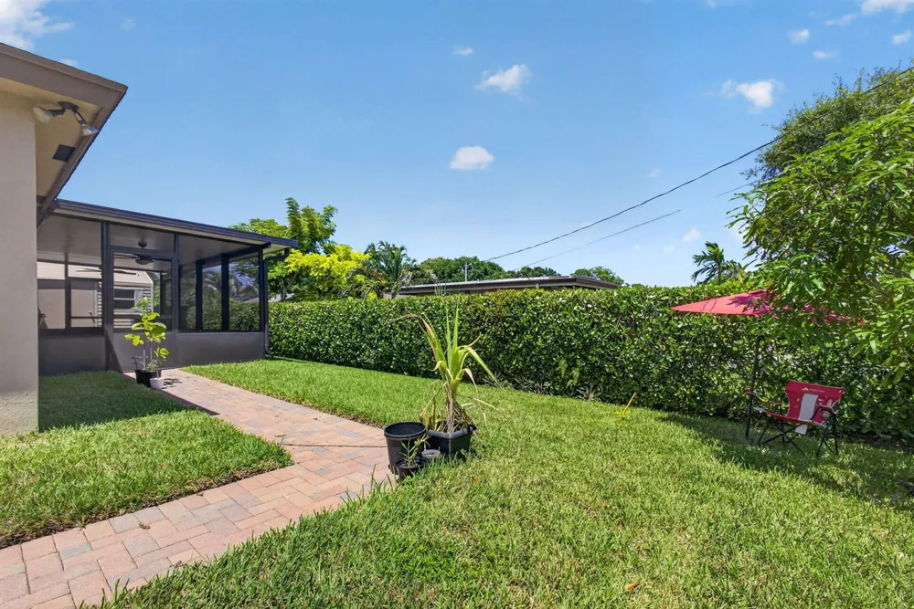 1016 CHERYL ROAD Haverhill, FL 33417