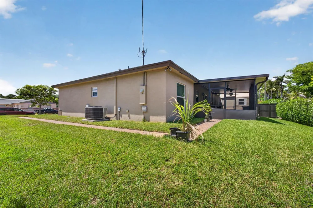 1016 CHERYL ROAD Haverhill, FL 33417