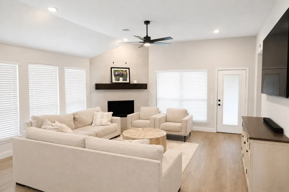 5225 Rowlan Row Midlothian, TX 76065