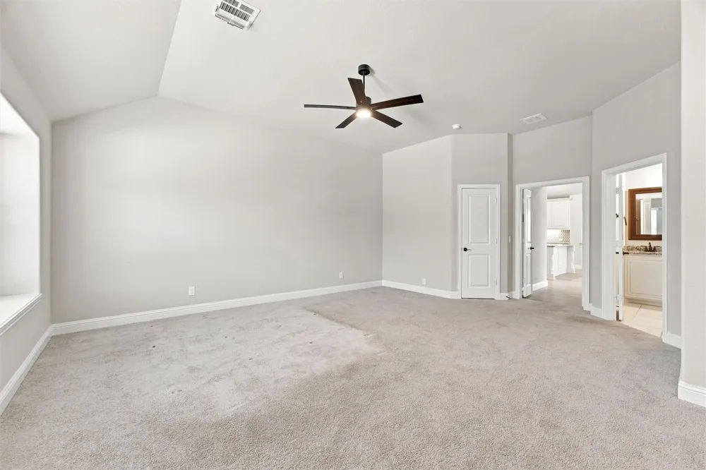 5225 Rowlan Row Midlothian, TX 76065