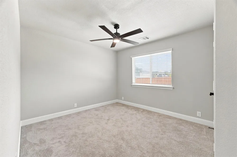 5225 Rowlan Row Midlothian, TX 76065