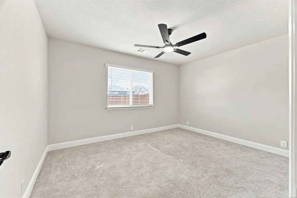 5225 Rowlan Row Midlothian, TX 76065