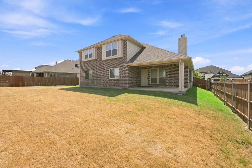 5225 Rowlan Row Midlothian, TX 76065