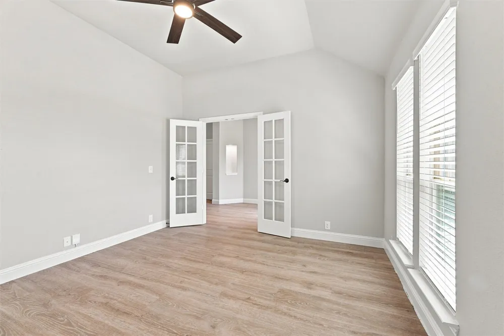 5225 Rowlan Row Midlothian, TX 76065