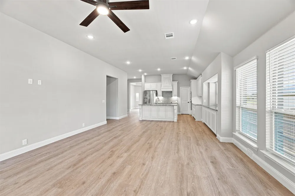 5225 Rowlan Row Midlothian, TX 76065