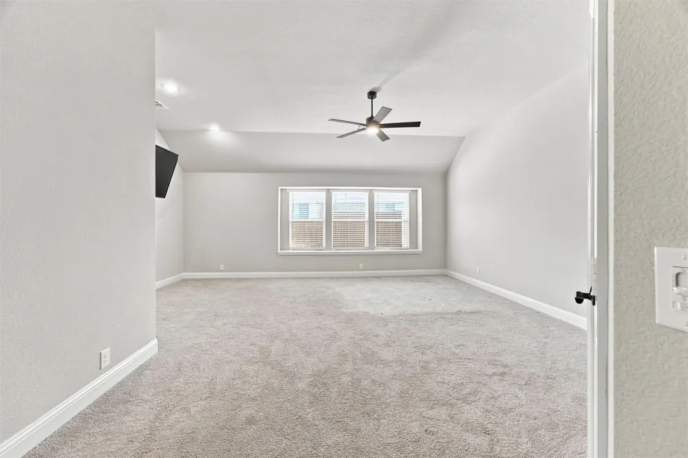 5225 Rowlan Row Midlothian, TX 76065