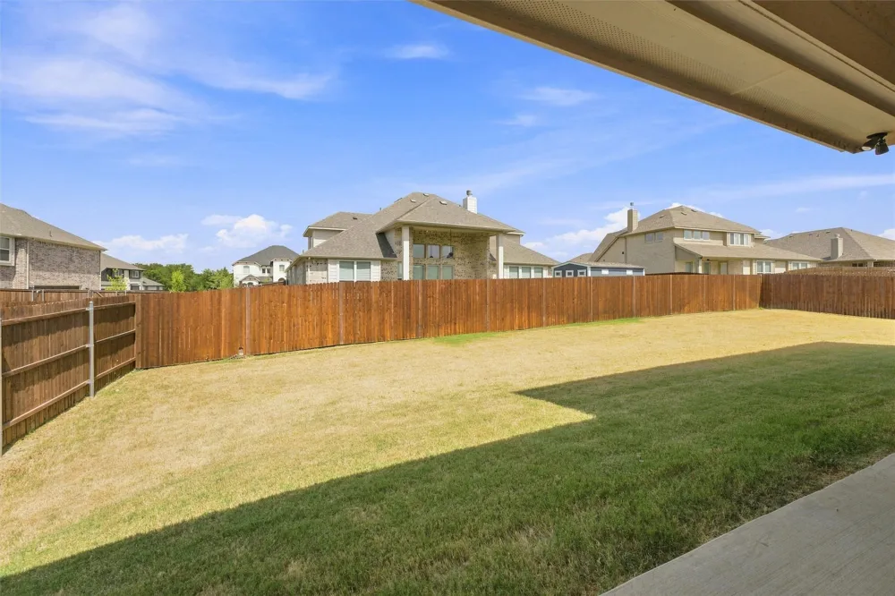 5225 Rowlan Row Midlothian, TX 76065