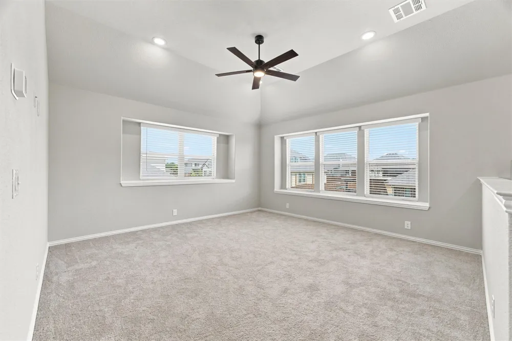 5225 Rowlan Row Midlothian, TX 76065