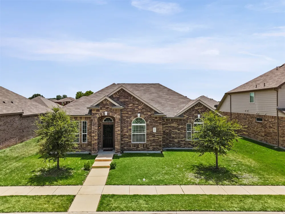 2038 Buttonwood Street Lancaster, TX 75146