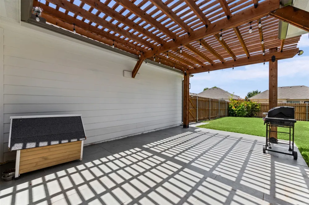2038 Buttonwood Street Lancaster, TX 75146