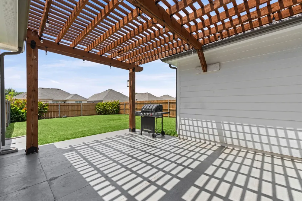 2038 Buttonwood Street Lancaster, TX 75146