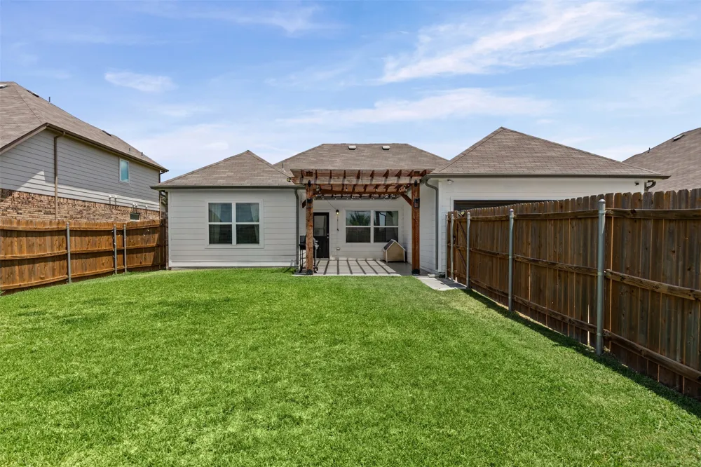 2038 Buttonwood Street Lancaster, TX 75146
