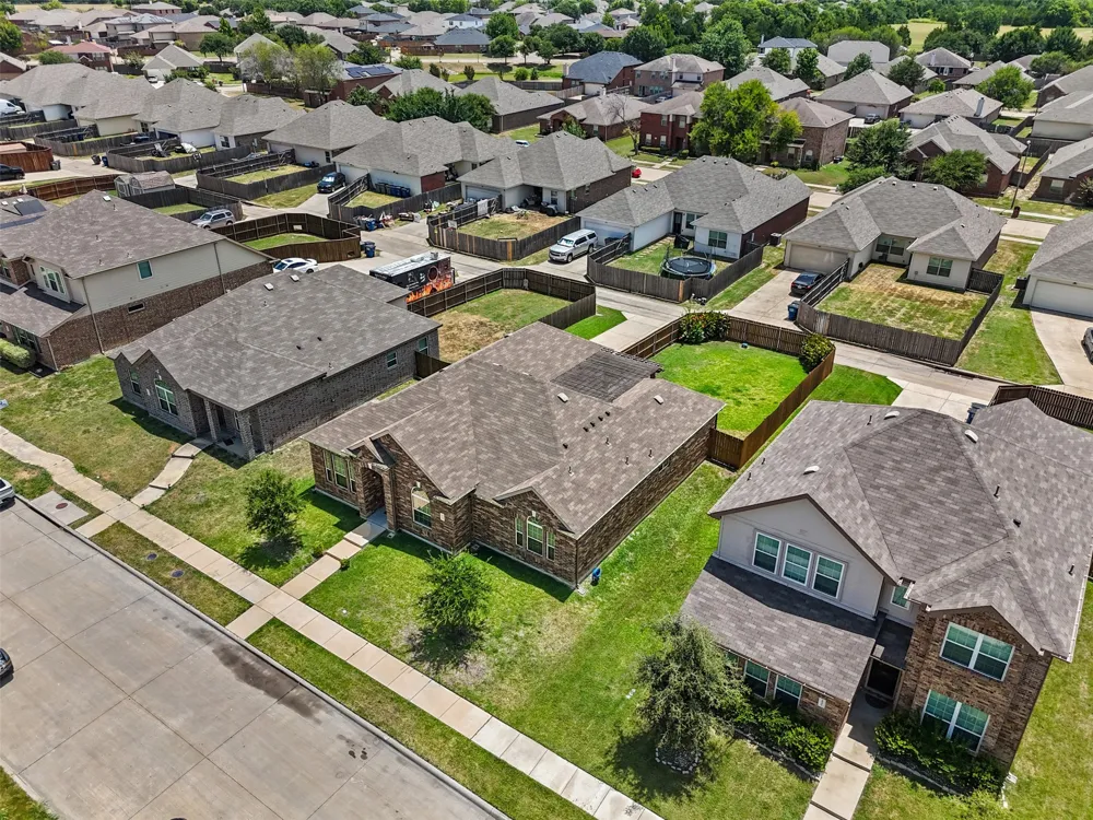 2038 Buttonwood Street Lancaster, TX 75146