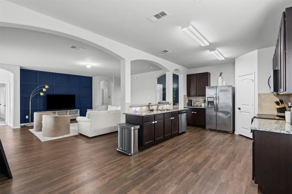 2038 Buttonwood Street Lancaster, TX 75146