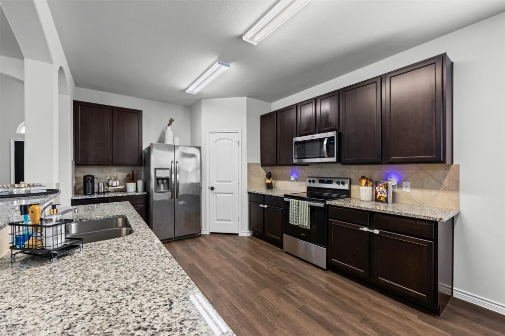2038 Buttonwood Street Lancaster, TX 75146