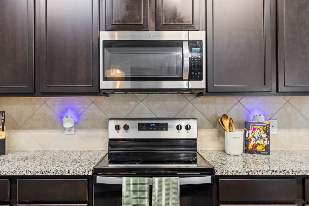 2038 Buttonwood Street Lancaster, TX 75146