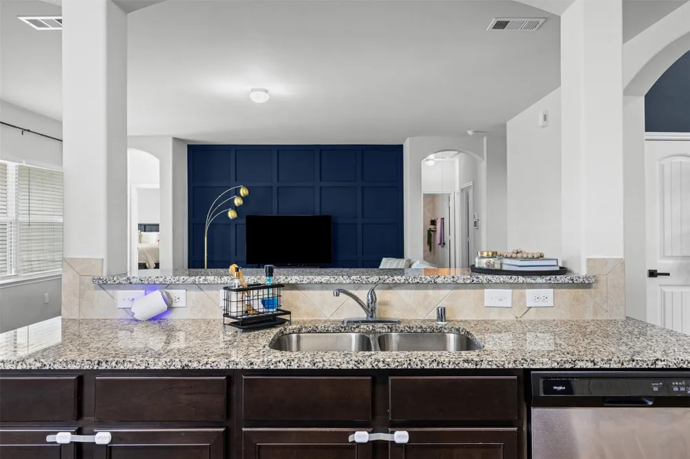 2038 Buttonwood Street Lancaster, TX 75146