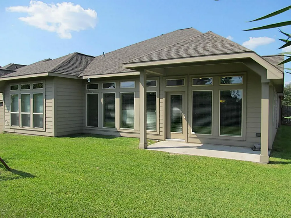 14104 Green Thicket Drive Pearland, TX 77584