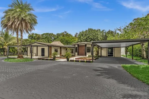 10831 SW 51st Court
