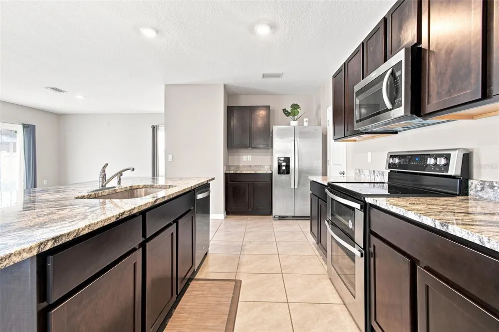 8373 CLAW GLADES LOOP Wesley Chapel, FL 33545