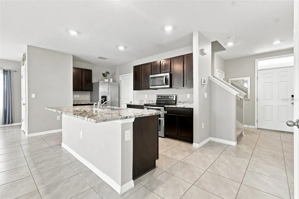 8373 CLAW GLADES LOOP Wesley Chapel, FL 33545