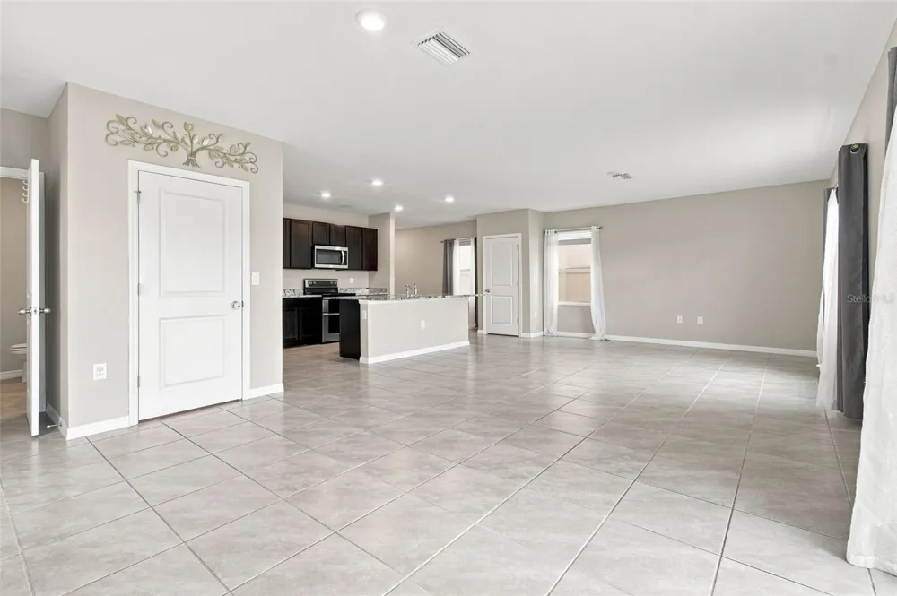 8373 CLAW GLADES LOOP Wesley Chapel, FL 33545