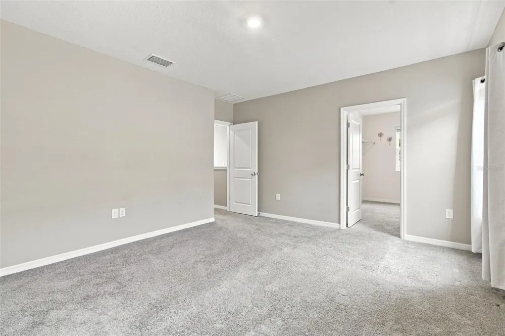 8373 CLAW GLADES LOOP Wesley Chapel, FL 33545