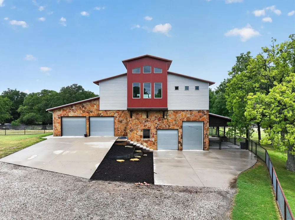 1831 Chapman Court Aledo, TX 76008