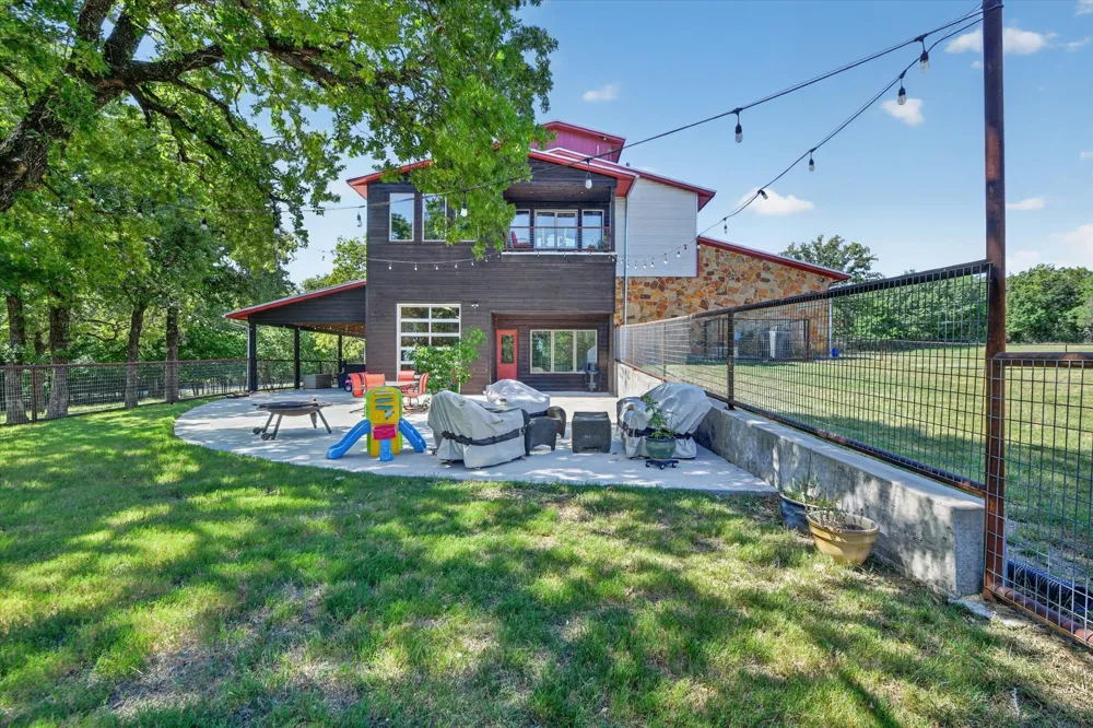 1831 Chapman Court Aledo, TX 76008