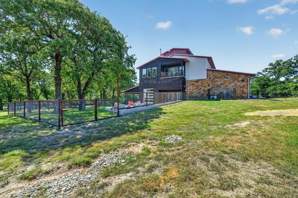 1831 Chapman Court Aledo, TX 76008