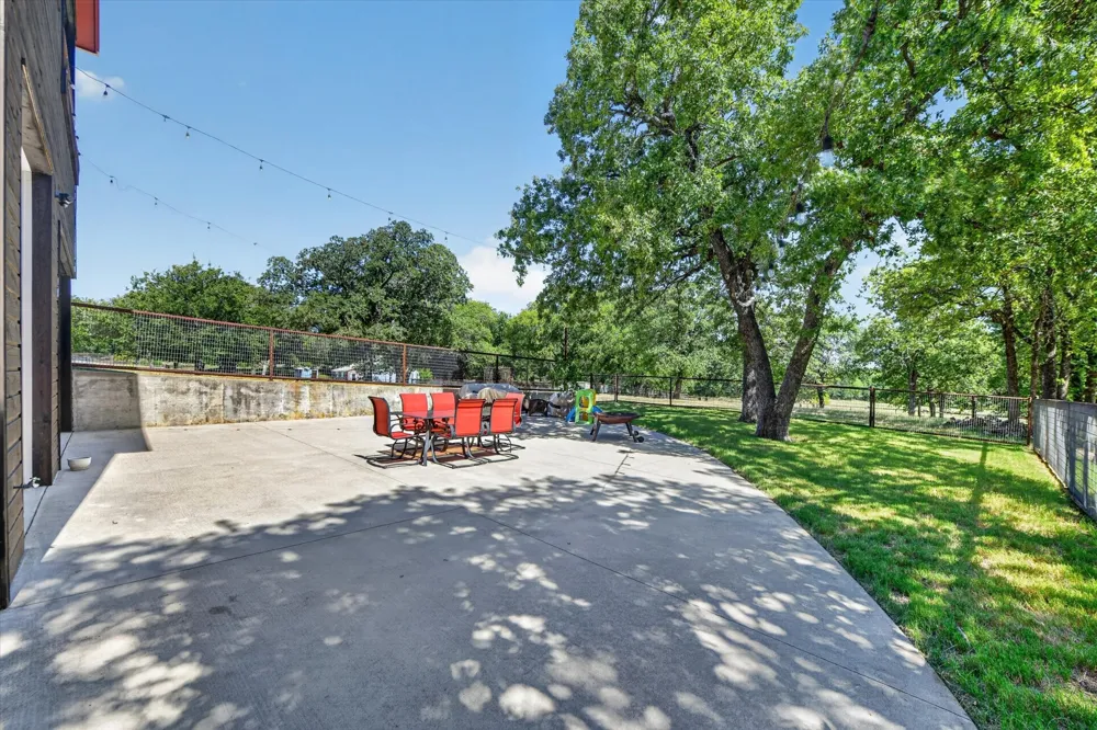 1831 Chapman Court Aledo, TX 76008