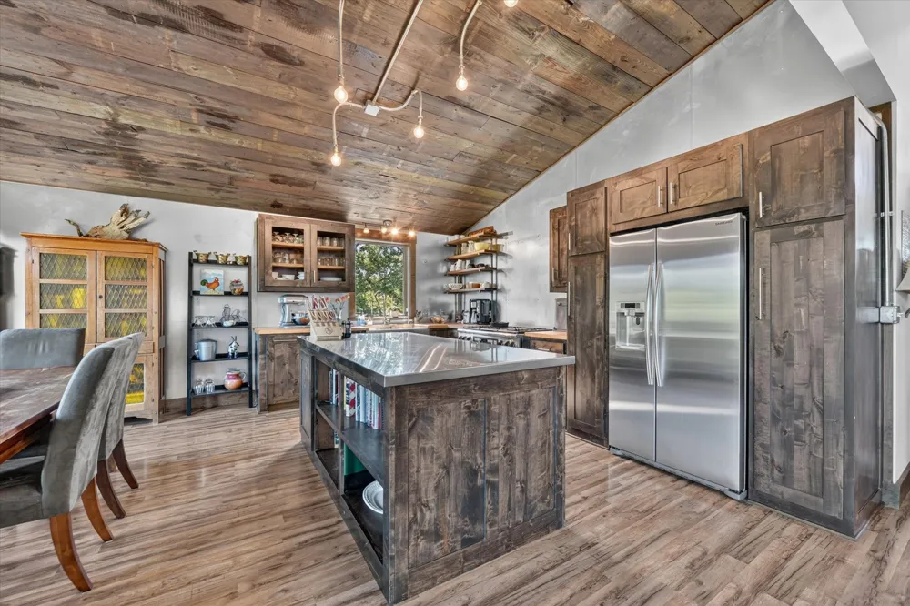 1831 Chapman Court Aledo, TX 76008