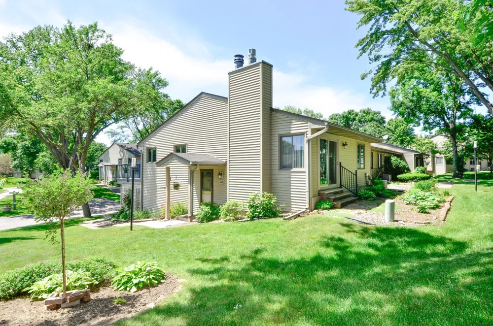 4406 Arden View Court Arden Hills, MN 55112