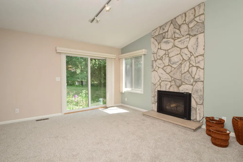 4406 Arden View Court Arden Hills, MN 55112