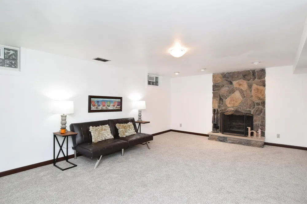 4406 Arden View Court Arden Hills, MN 55112