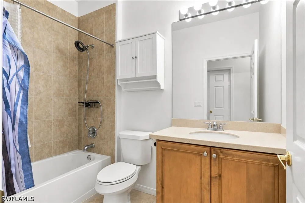 Goldenrod Lane #201 Alva, FL 33920