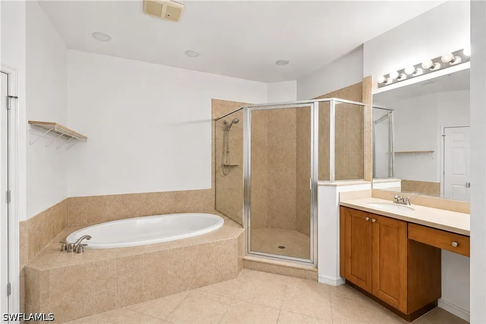 Goldenrod Lane #201 Alva, FL 33920