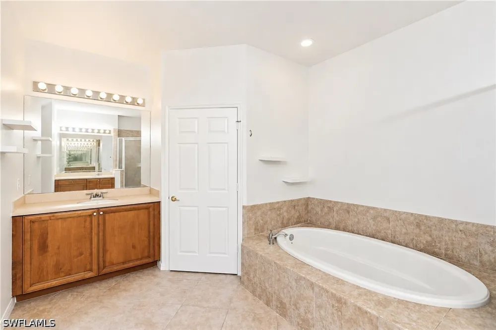 Goldenrod Lane #201 Alva, FL 33920