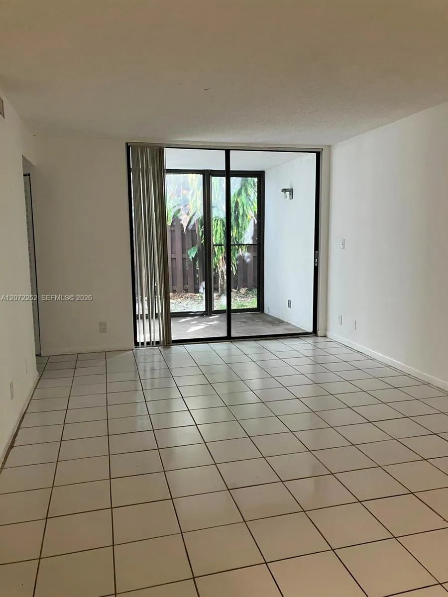 213 Lake Pointe Dr #112 Oakland Park, FL 33309