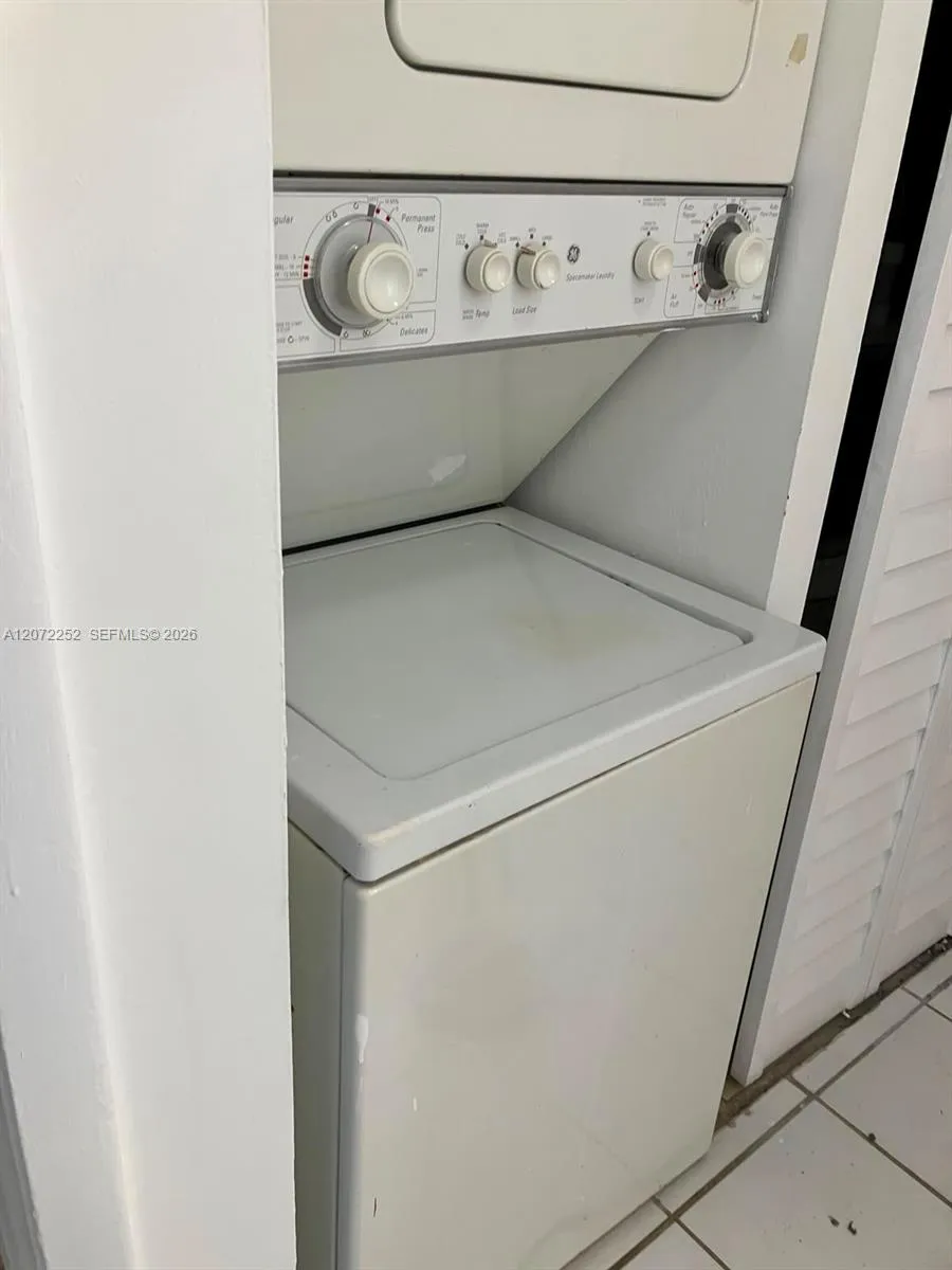 213 Lake Pointe Dr #112 Oakland Park, FL 33309