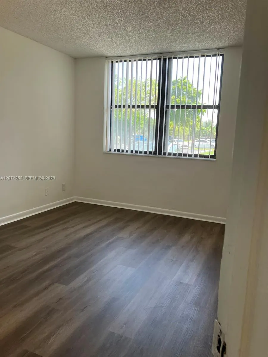 213 Lake Pointe Dr #112 Oakland Park, FL 33309