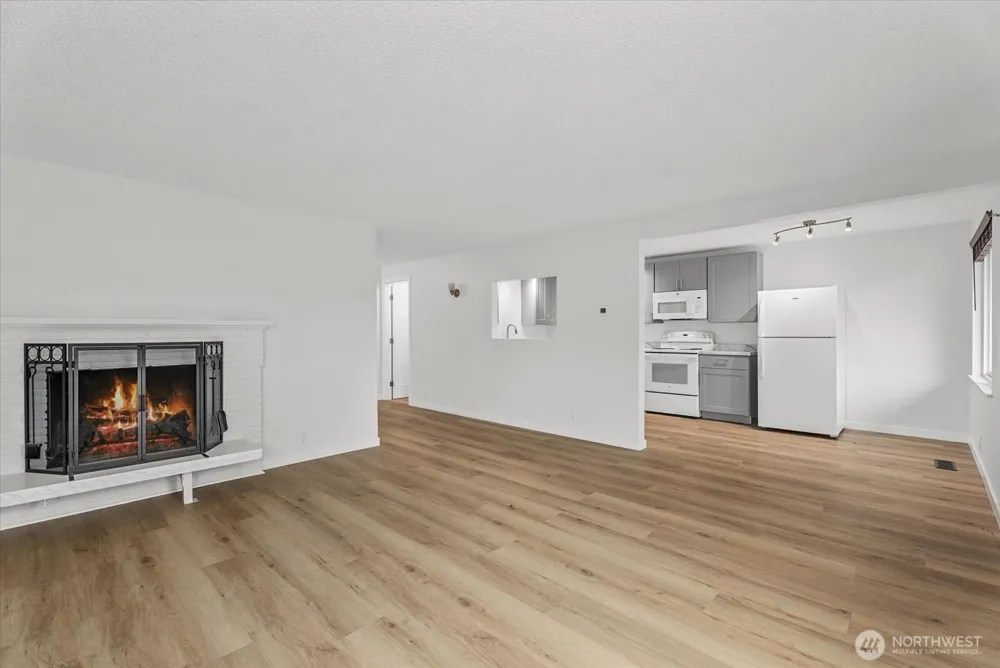 31344 13th Ave S Federal Way, WA 98003