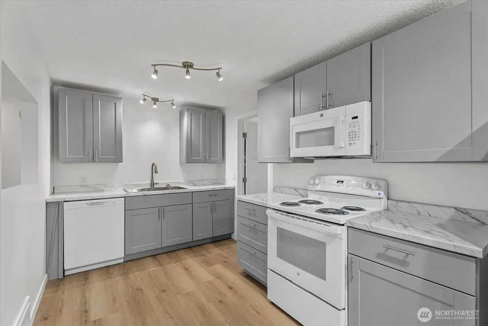 31344 13th Ave S Federal Way, WA 98003