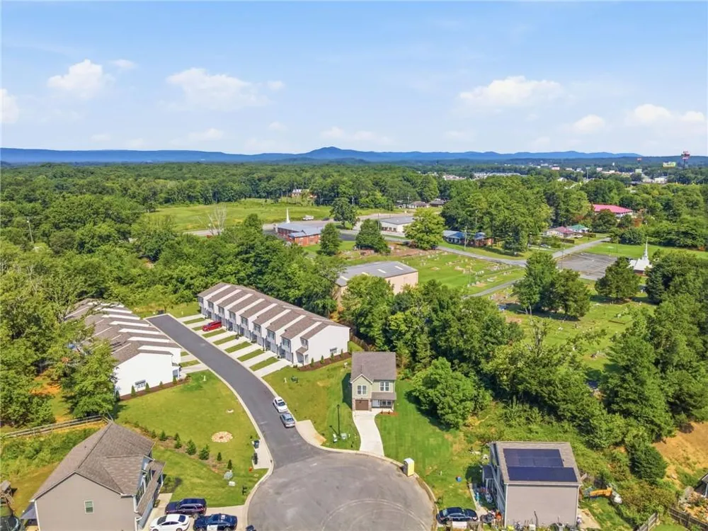 305 Legacy Lane Calhoun, GA 30701