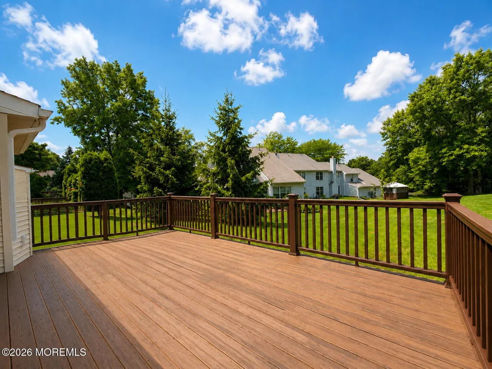 10 Madison Court Manalapan, NJ 07726